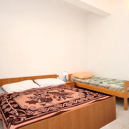 Family Friendly Seaside Kraj, Pasman - 699 شقة تكون