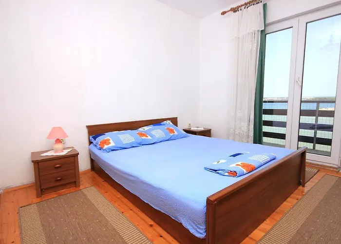 Family Friendly Seaside Kraj, Pasman - 699 Apartament *