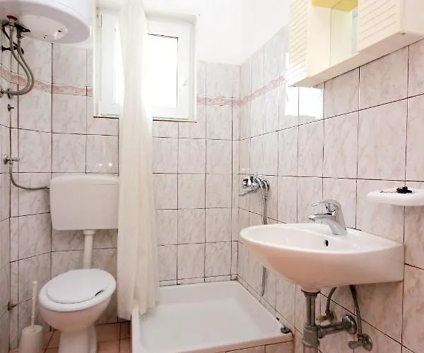 Family Friendly Seaside Kraj, Pasman - 699 Apartament *