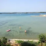 Appartement Family Friendly Seaside Kraj, Pasman - 699 *