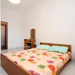 Appartement Family Friendly Seaside Kraj, Pasman - 699 *