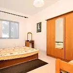 公寓 Family Friendly Seaside Kraj, Pasman - 699 特孔