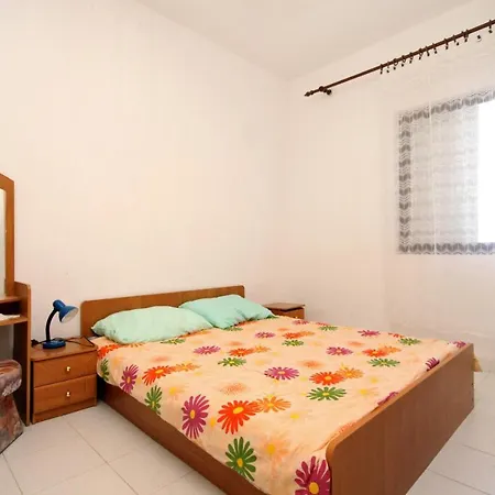 Family Friendly Seaside Kraj, Pasman - 699 Апартаменты Ткон