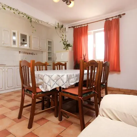 Family Friendly Seaside Kraj, Pasman - 699 아파트 *