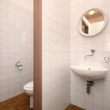 شقة Family Friendly Seaside Kraj, Pasman - 699 *