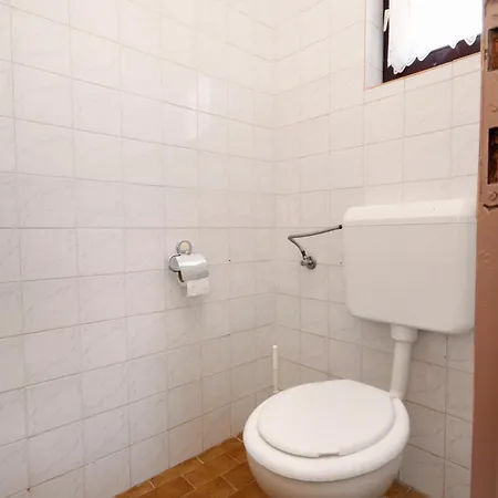 Апартаменты Family Friendly Seaside Kraj, Pasman - 699 Ткон