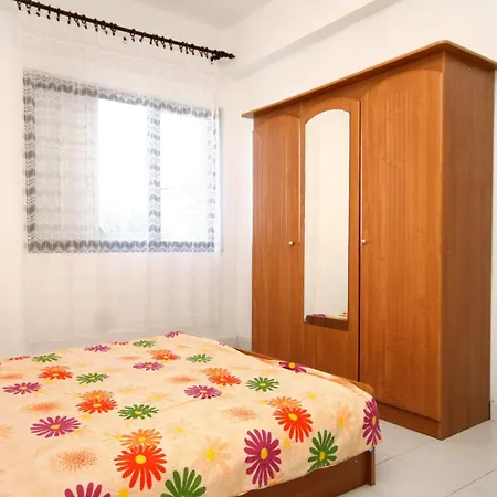 Family Friendly Seaside Kraj, Pasman - 699