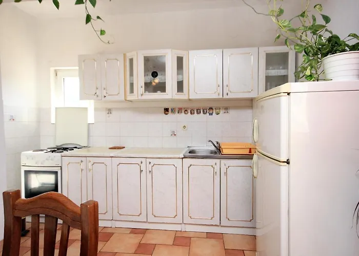 Family Friendly Seaside Kraj, Pasman - 699 Apartman