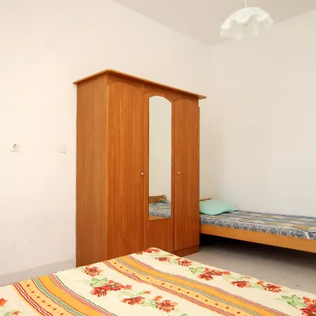 Family Friendly Seaside Kraj, Pasman - 699 Tkon