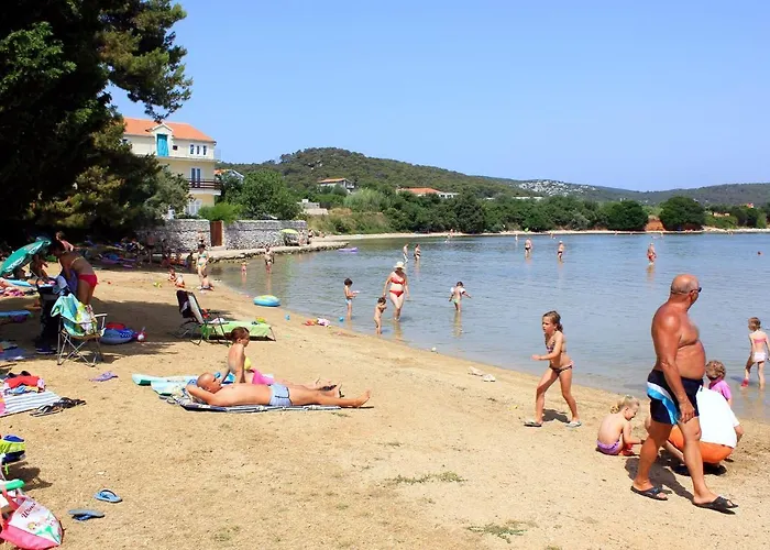 Family Friendly Seaside Kraj, Pasman - 699 Lägenhet Tkon