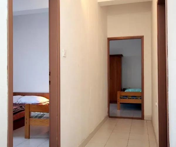 Family Friendly Seaside Kraj, Pasman - 699 Διαμέρισμα Tkon
